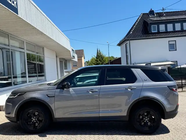 Land Rover Discovery Sport view 8