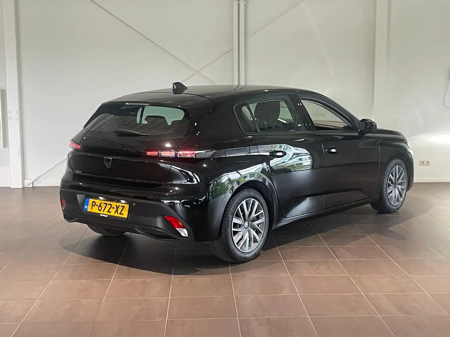 Peugeot 308 1.2 Active Pack Business | Navigatie | Apple Carpl Schwarz - 2
