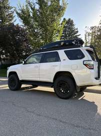 4WD 4dr V6 SR5