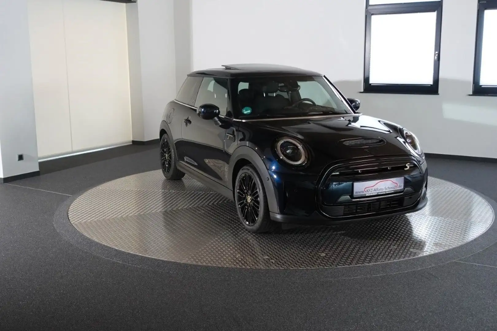 MINI Cooper SE Yours Trim*Pano* LED*Wärmep* Noir - 2