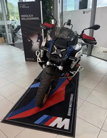 BMW R main image