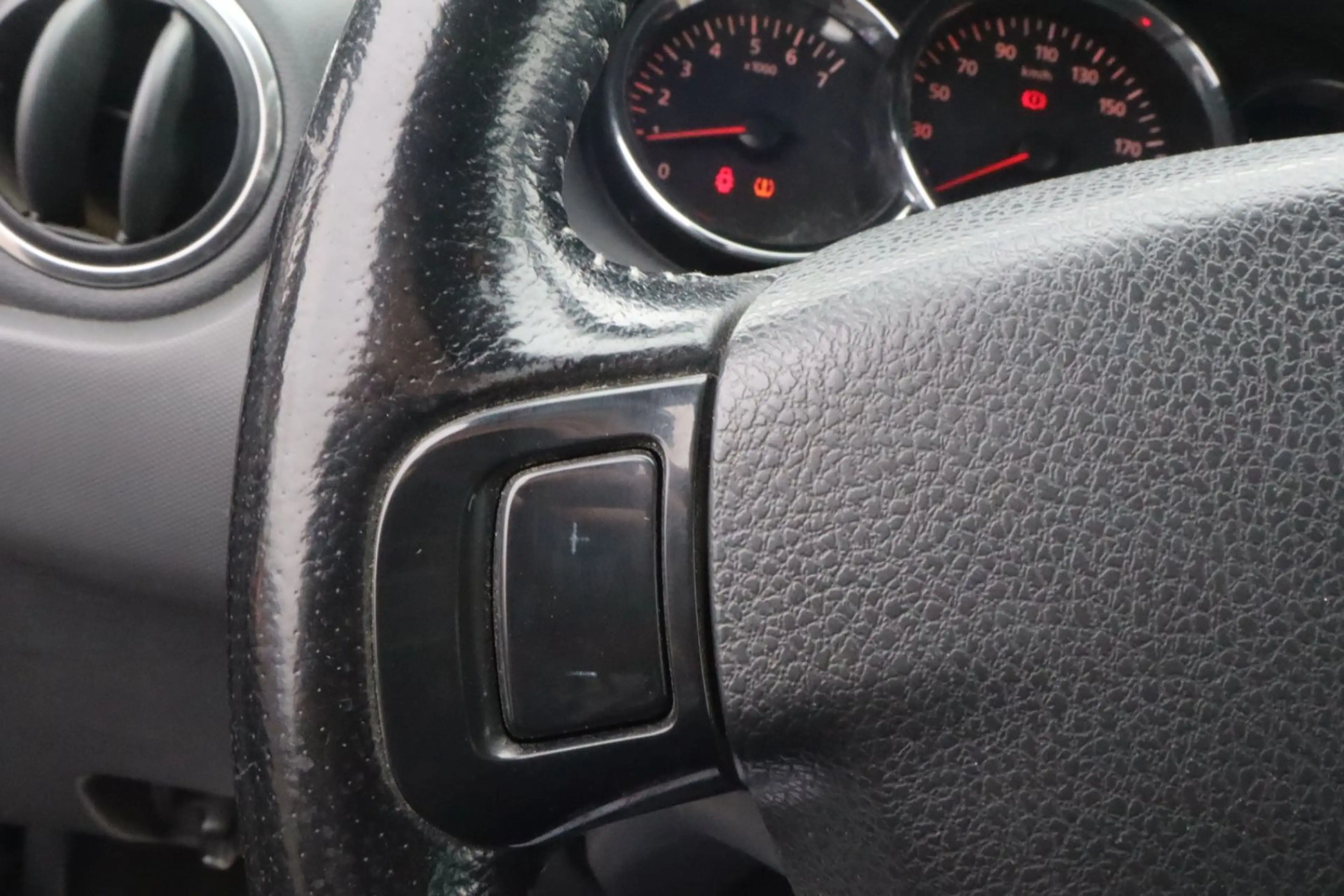 Dacia Duster I Prestige 4x2 TüvNeu*GARANTIE*S-HEFT — photo 12