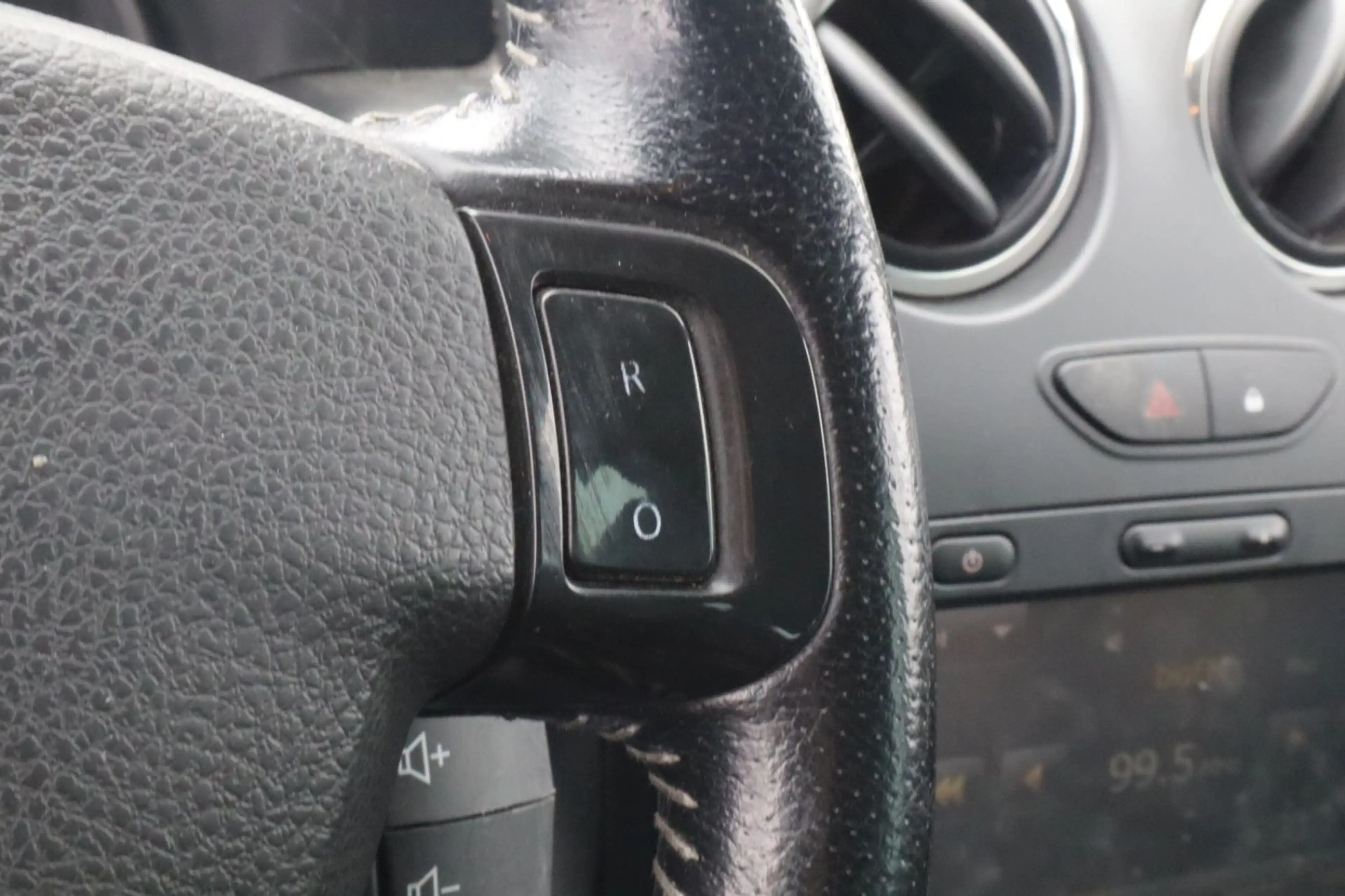 Dacia Duster I Prestige 4x2 TüvNeu*GARANTIE*S-HEFT — photo 13