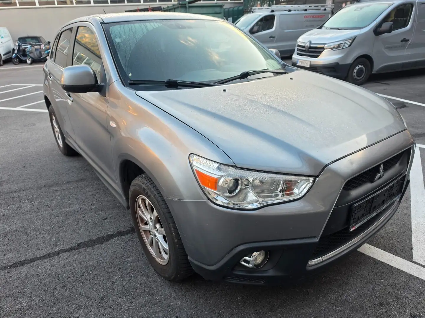 Mitsubishi ASX Edition 4WD Grau - 2