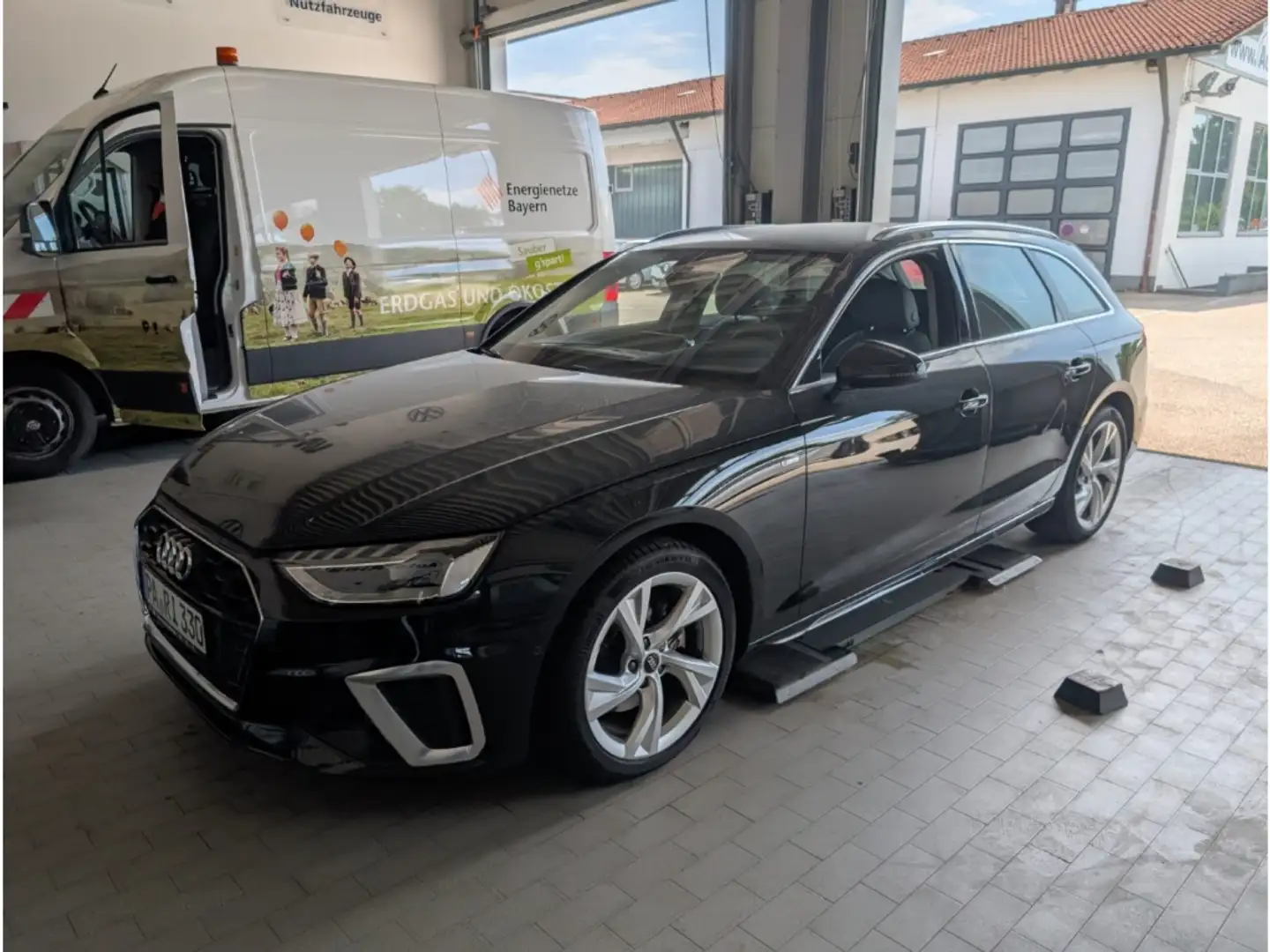 Audi A4 2.0 TFSI S line+NAVI+VIRTUAL PLUS+LEDER Schwarz - 1