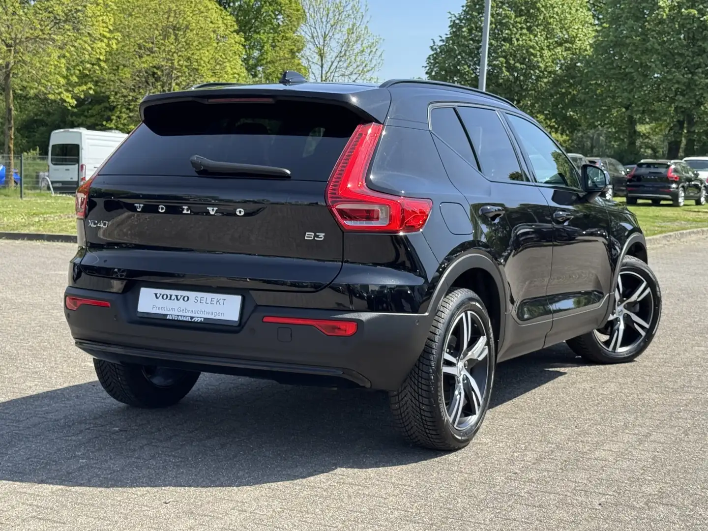 Volvo XC40 XC40 B3 Autom. Plus Dark CONNECT|360CAM|19"Alu| Negro - 2