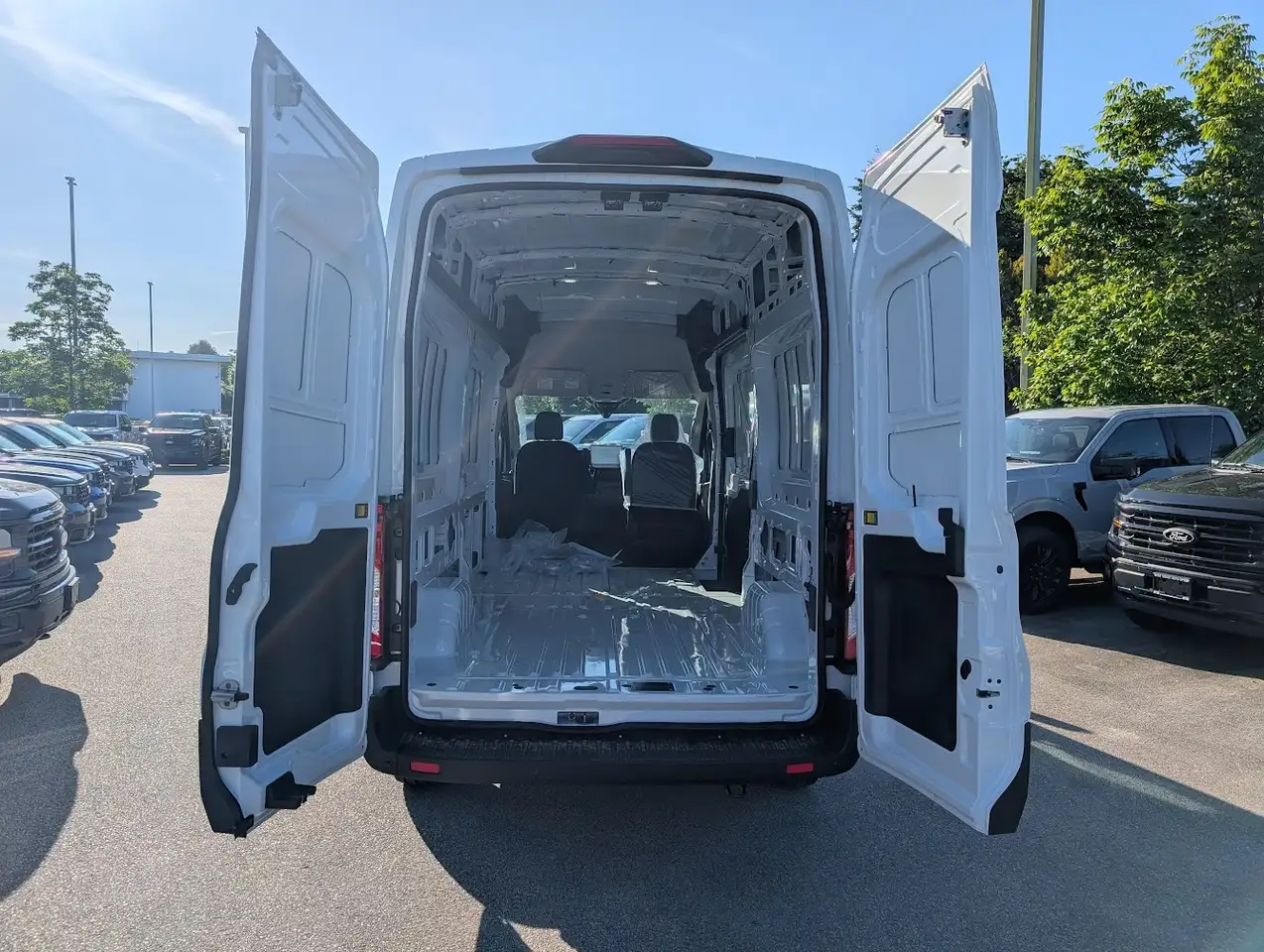 Ford Transit снимка Ford Transit