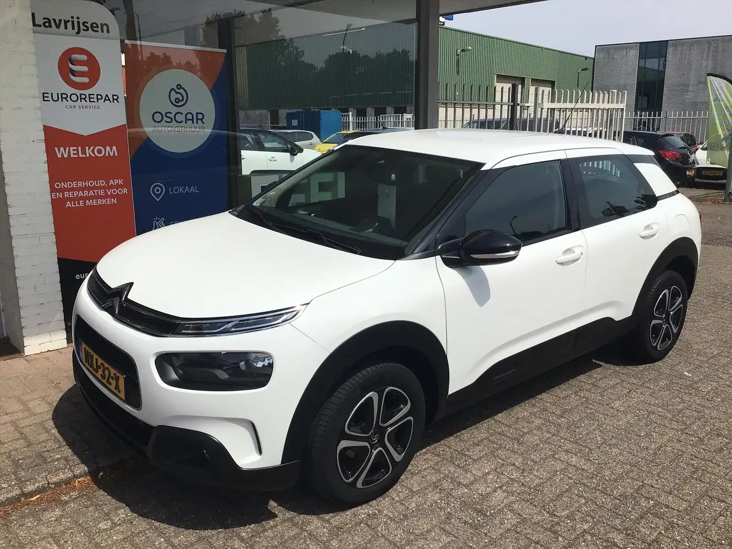 Citroen C4 Cactus 1.2 PureTech 110pk S&S Feel Wit - 1