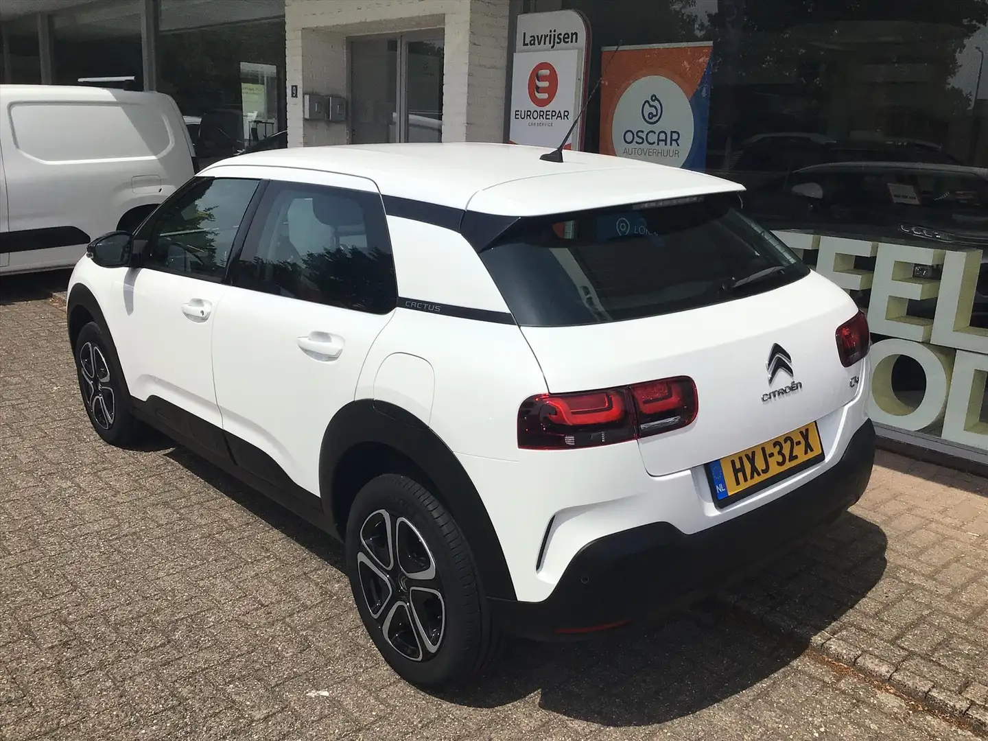 Citroen C4 Cactus 1.2 PureTech 110pk S&S Feel Wit - 2