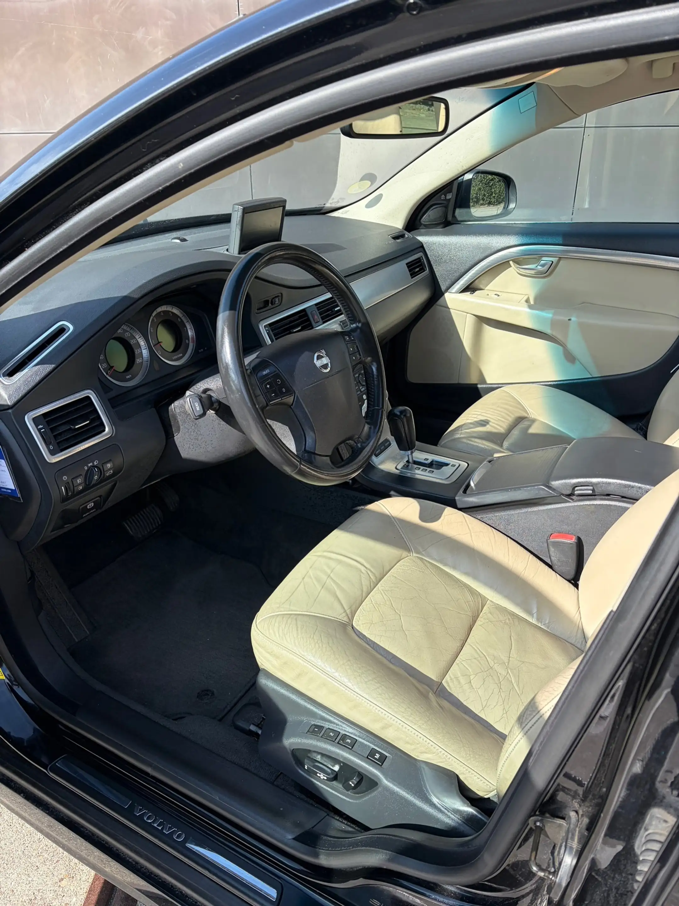 Volvo V70 3.0 T6 AWD Momentum — photo 7