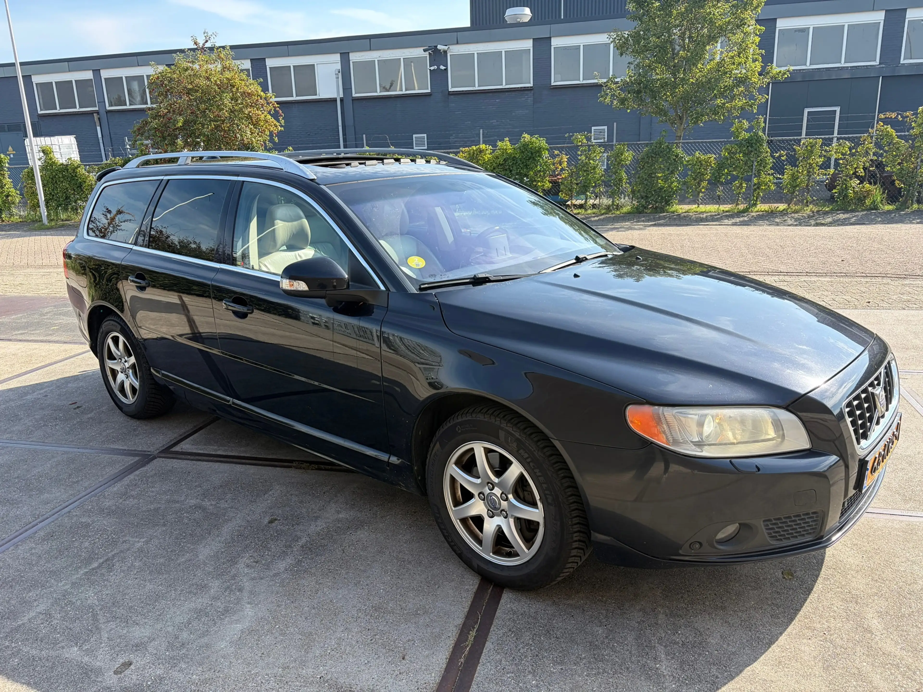 Volvo V70 3.0 T6 AWD Momentum — photo 4