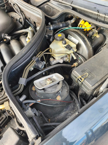 Mercedes-Benz E 320 320 CE 24 soupapes w124 coupé 220 cv