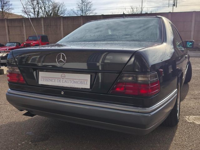 Mercedes-Benz E 320 320 CE 24 soupapes w124 coupé 220 cv