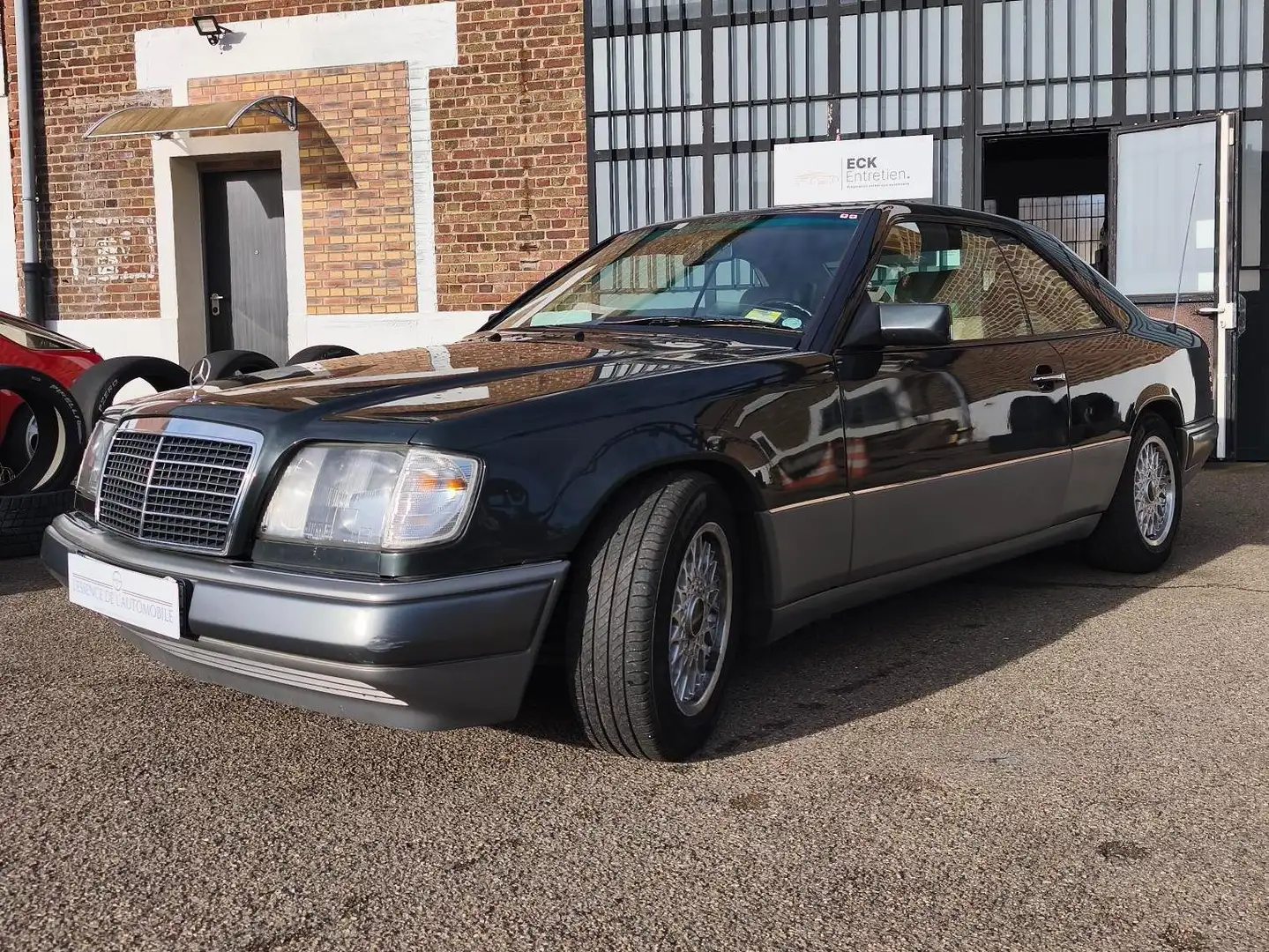 Mercedes-Benz E 320 320 CE 24 soupapes w124 coupé 220 cv Grau - 1