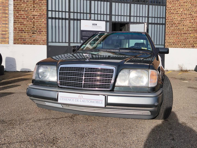 Mercedes-Benz E 320 320 CE 24 soupapes w124 coupé 220 cv