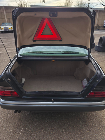 Mercedes-Benz E 320 320 CE 24 soupapes w124 coupé 220 cv