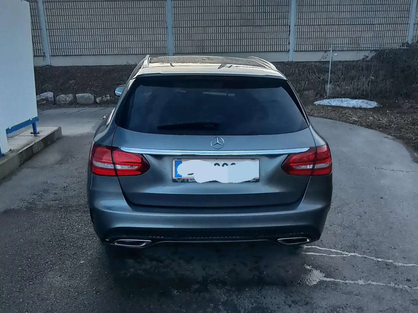 Mercedes-Benz C 220 C 220 d T 4MATIC Austria Edition AMG Line Aut. Austria Edition AMG Line Grau - 2