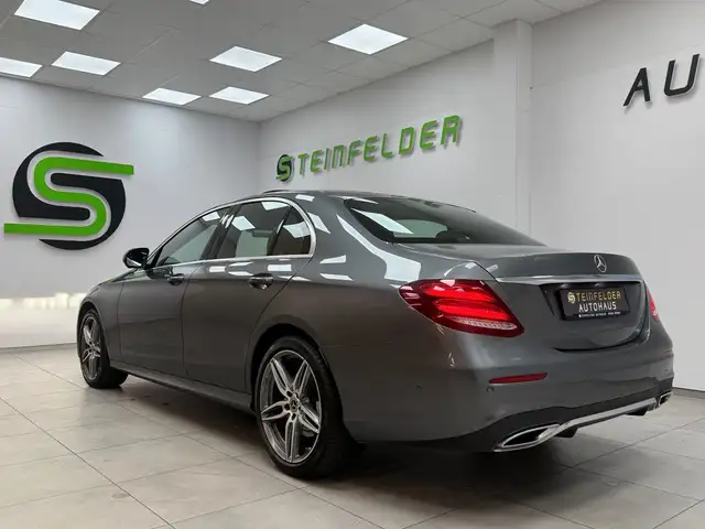 Mercedes-Benz E-Class view 5