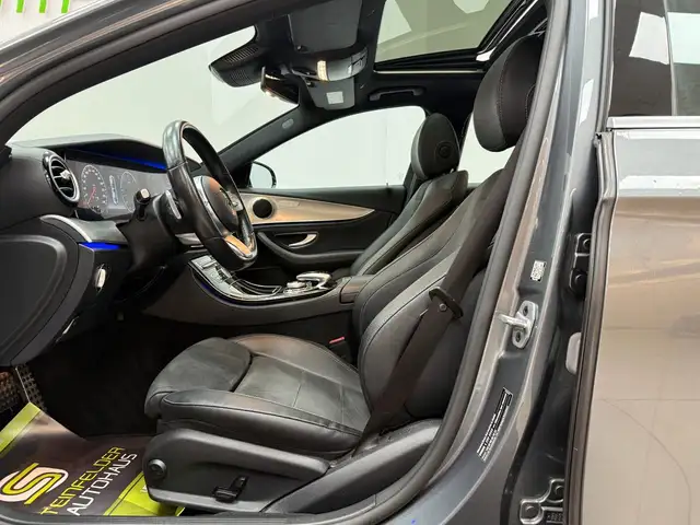 Mercedes-Benz E-Class view 11