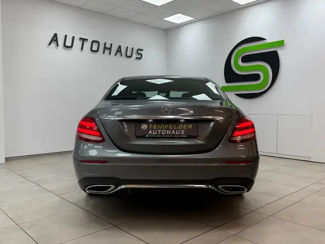 Mercedes-Benz E-Class view 6