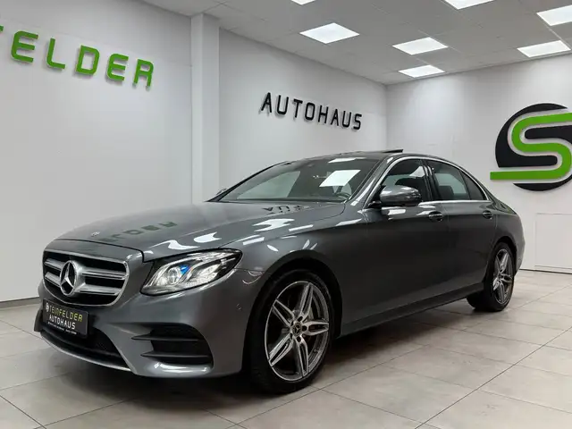 Mercedes-Benz E-Class view 3