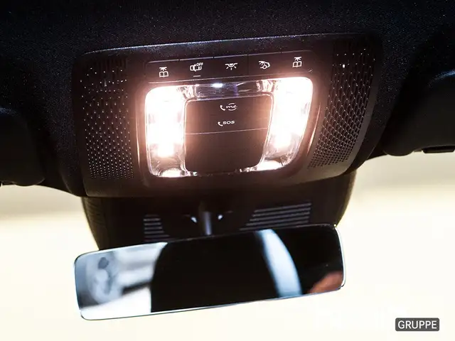 Mercedes-Benz GLA view 11