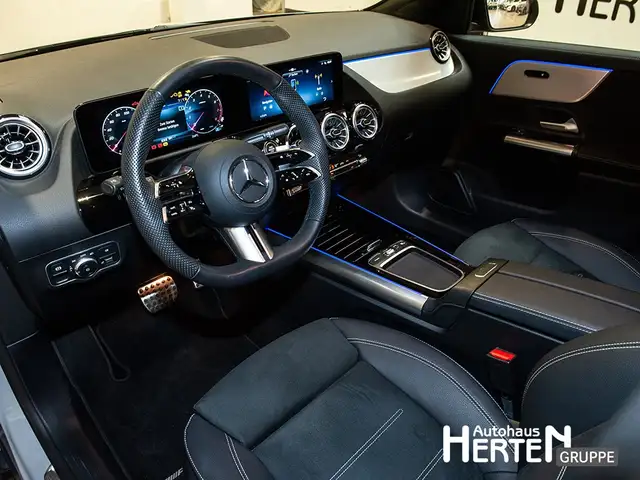 Mercedes-Benz GLA view 8