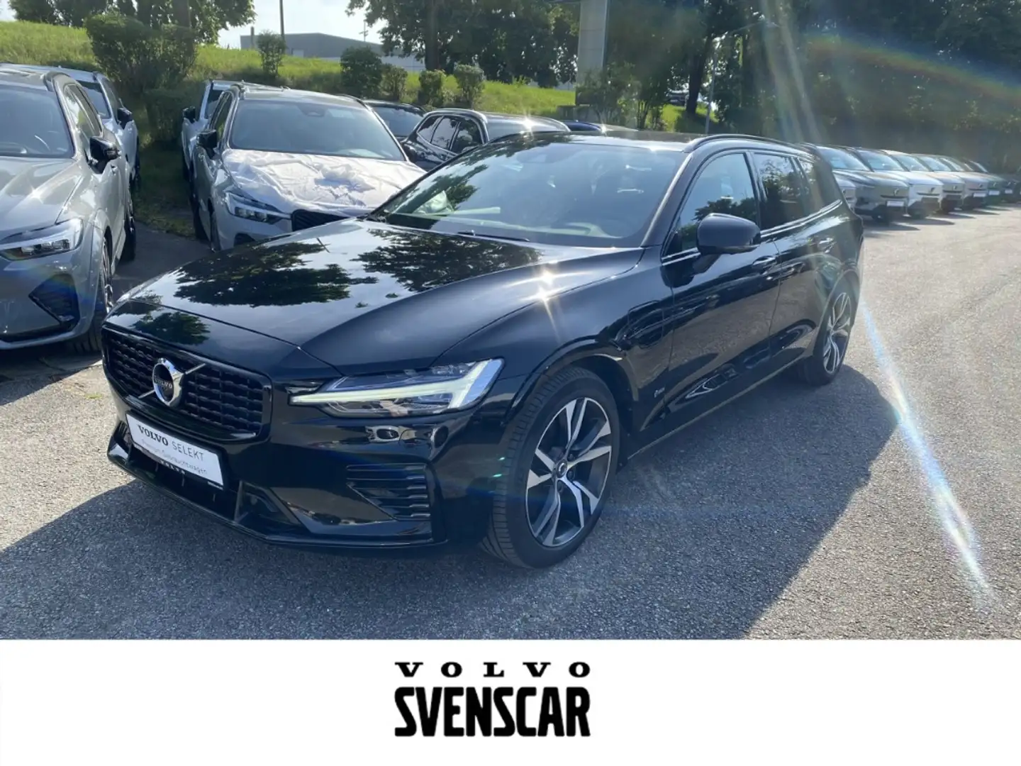 Volvo V60 R Design Expression Recharge Plug-In Hybrid AWD T6 Schwarz - 1