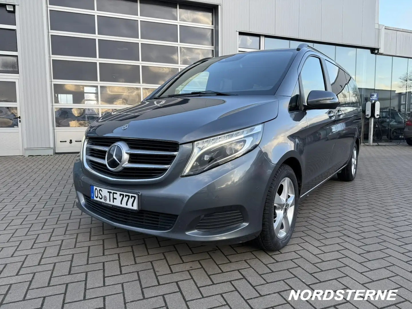 Mercedes-Benz V 220 V 220 d L LED Leder AHK wie Avantgarde Distronic Grau - 2