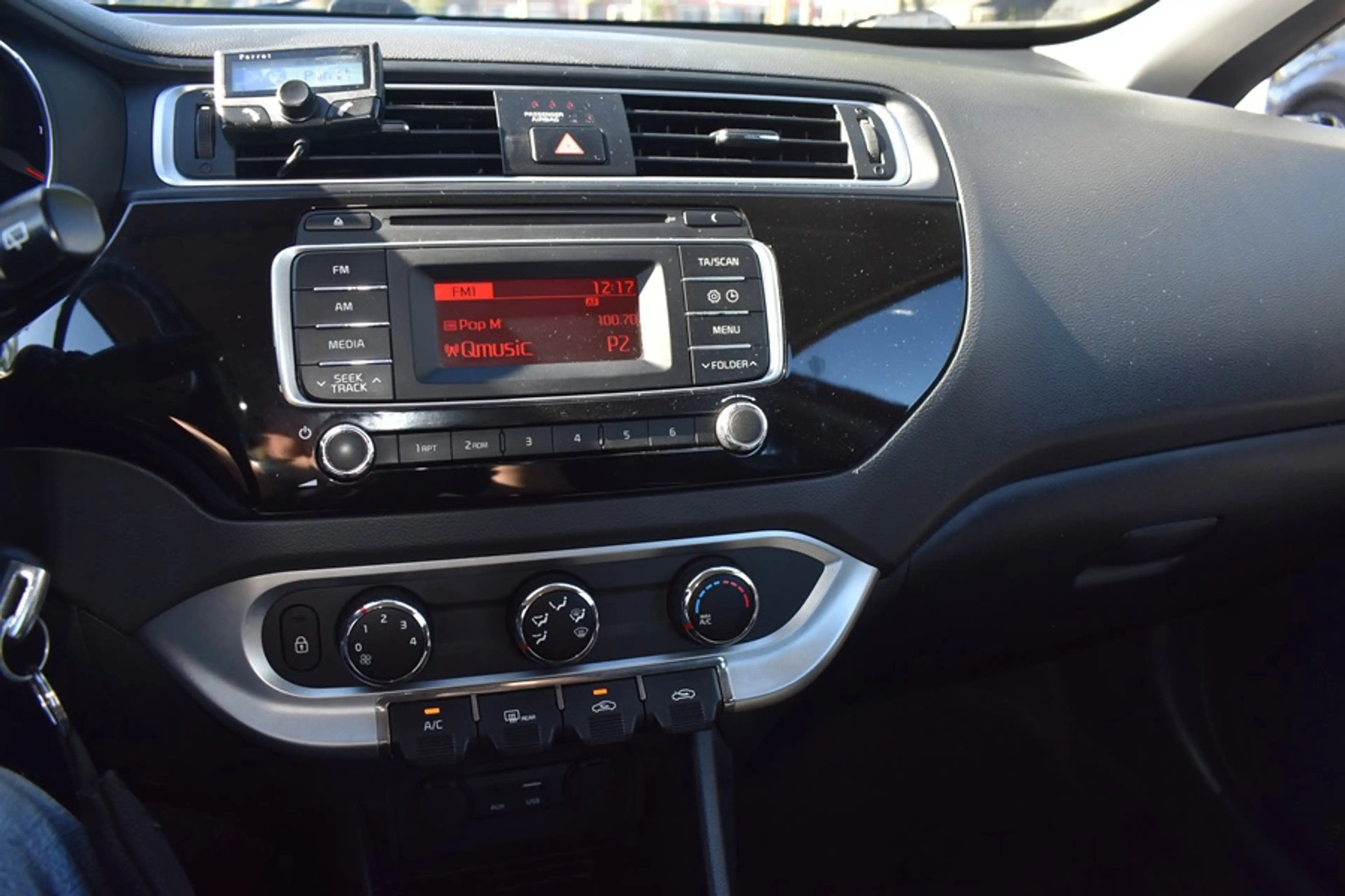 Kia Rio 1.2 CVVT ComfortLine — photo 9