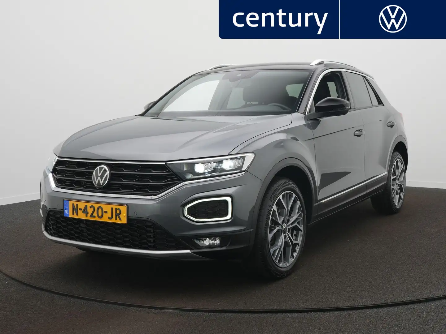 Volkswagen T-Roc 1.5 TSI Sport Navigatie - LED - Camera - Stoelverw Grijs - 1