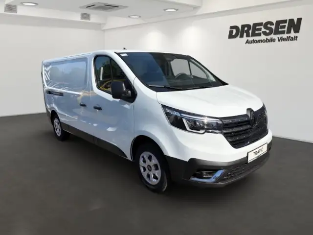 Renault Trafic view 2