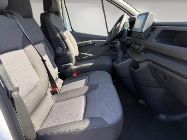Renault Trafic view 13