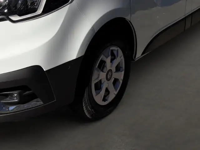 Renault Trafic view 6