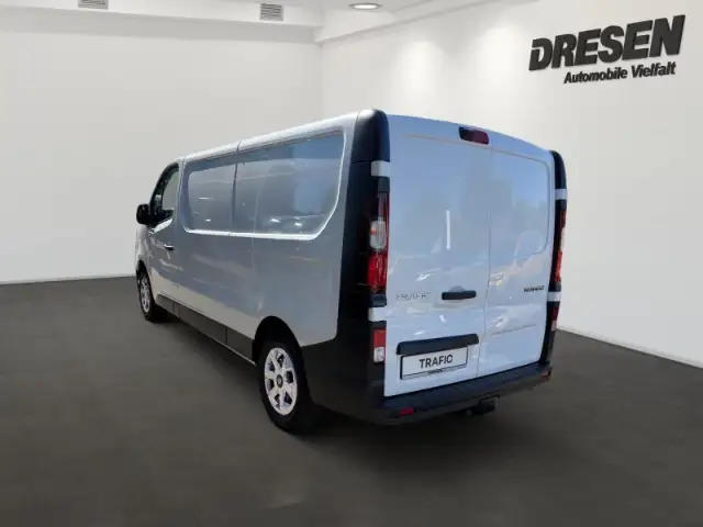 Renault Trafic view 4