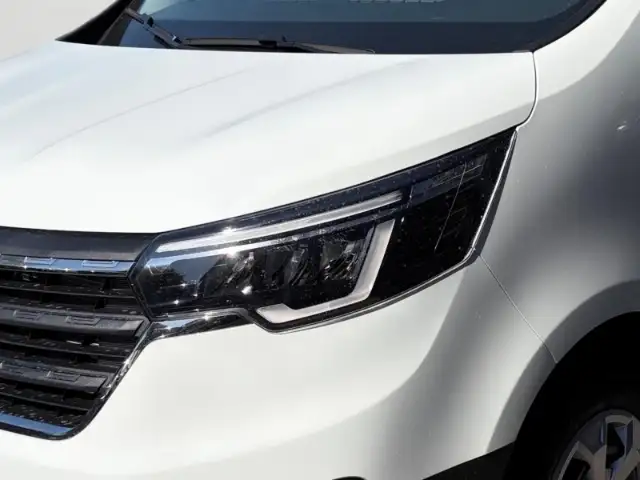 Renault Trafic view 5