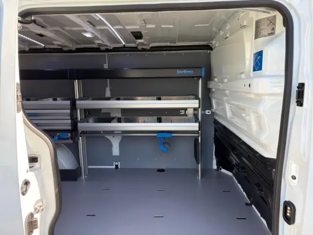 Renault Trafic view 12