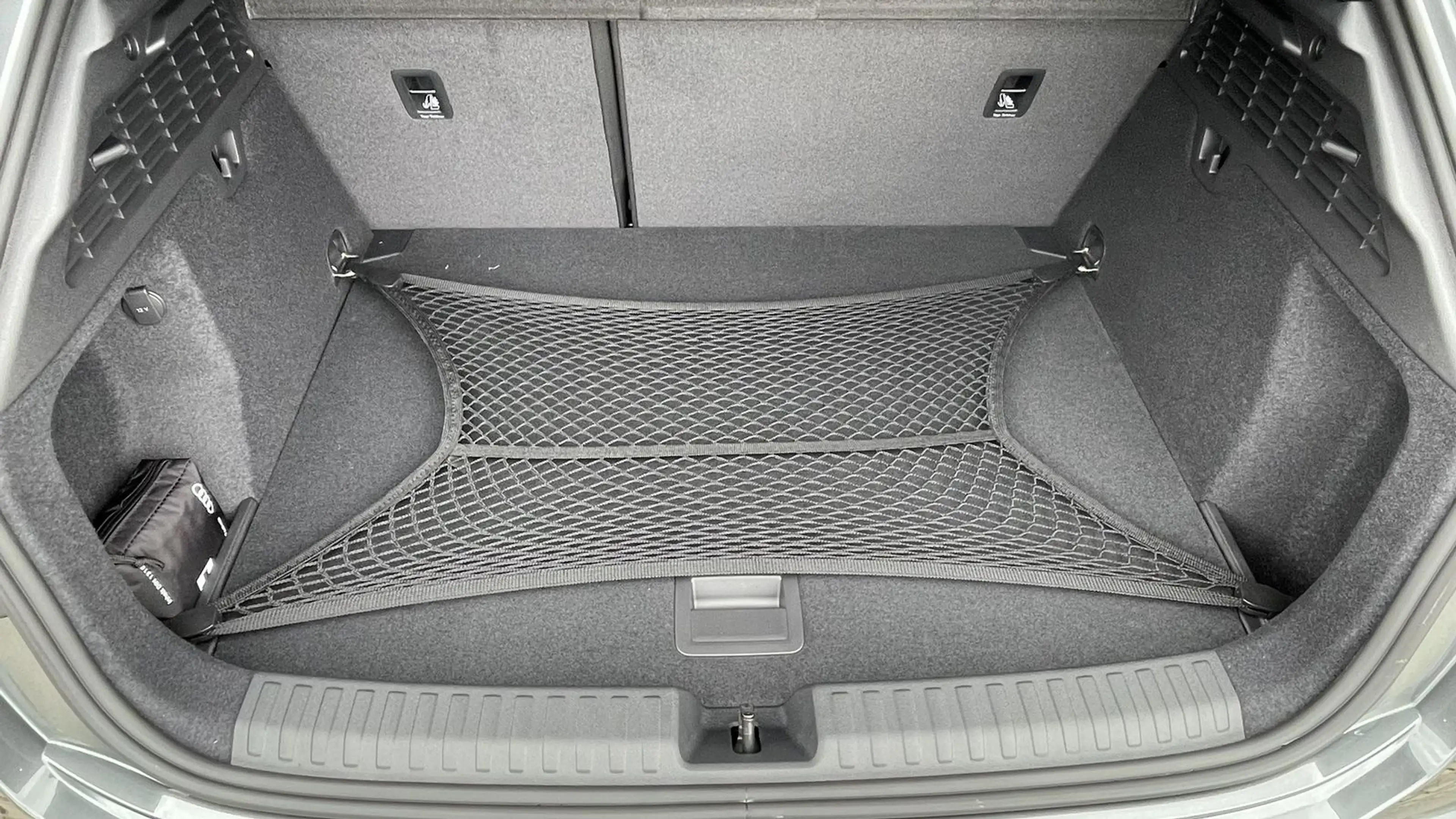 Audi S3 Sportback 2.0 TFSI quattro S tronic 18" Alu S — photo 12