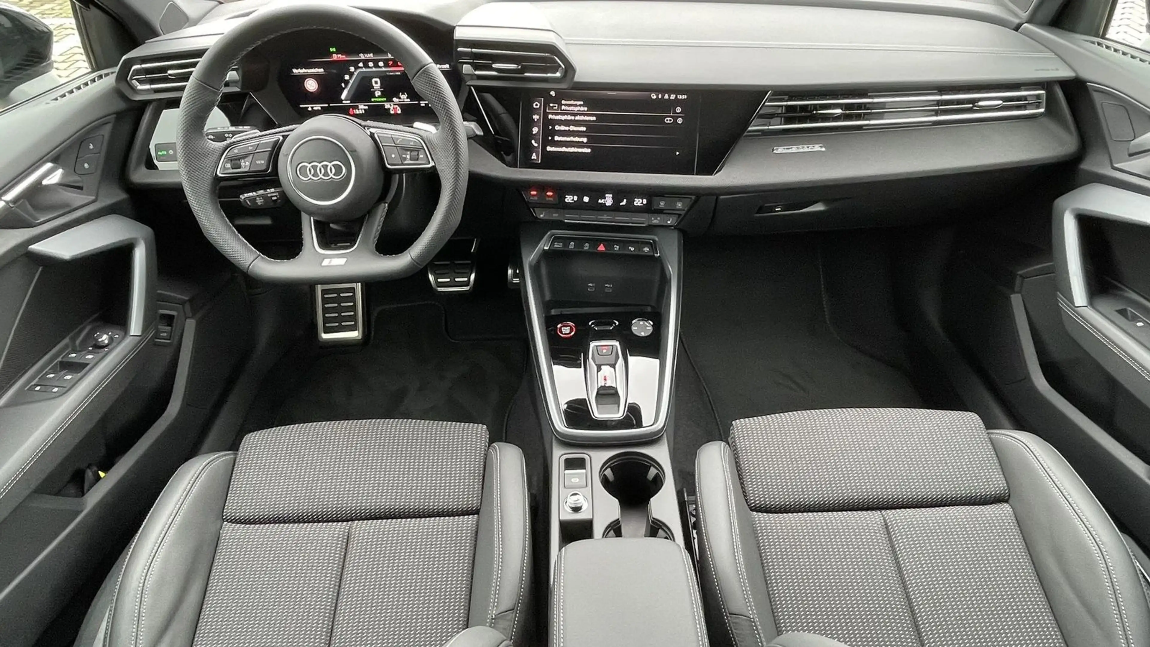 Audi S3 Sportback 2.0 TFSI quattro S tronic 18" Alu S — photo 13