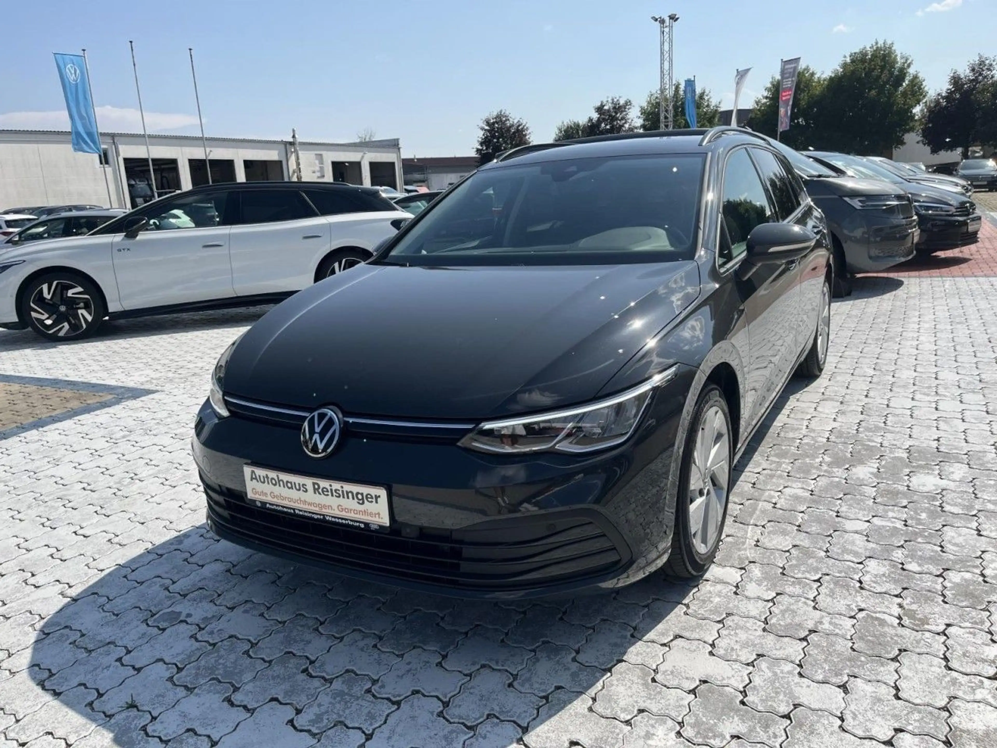 Volkswagen Golf Variant Golf VIII Variant 2,0 TDI DSG Life (LED+RearView — photo 2