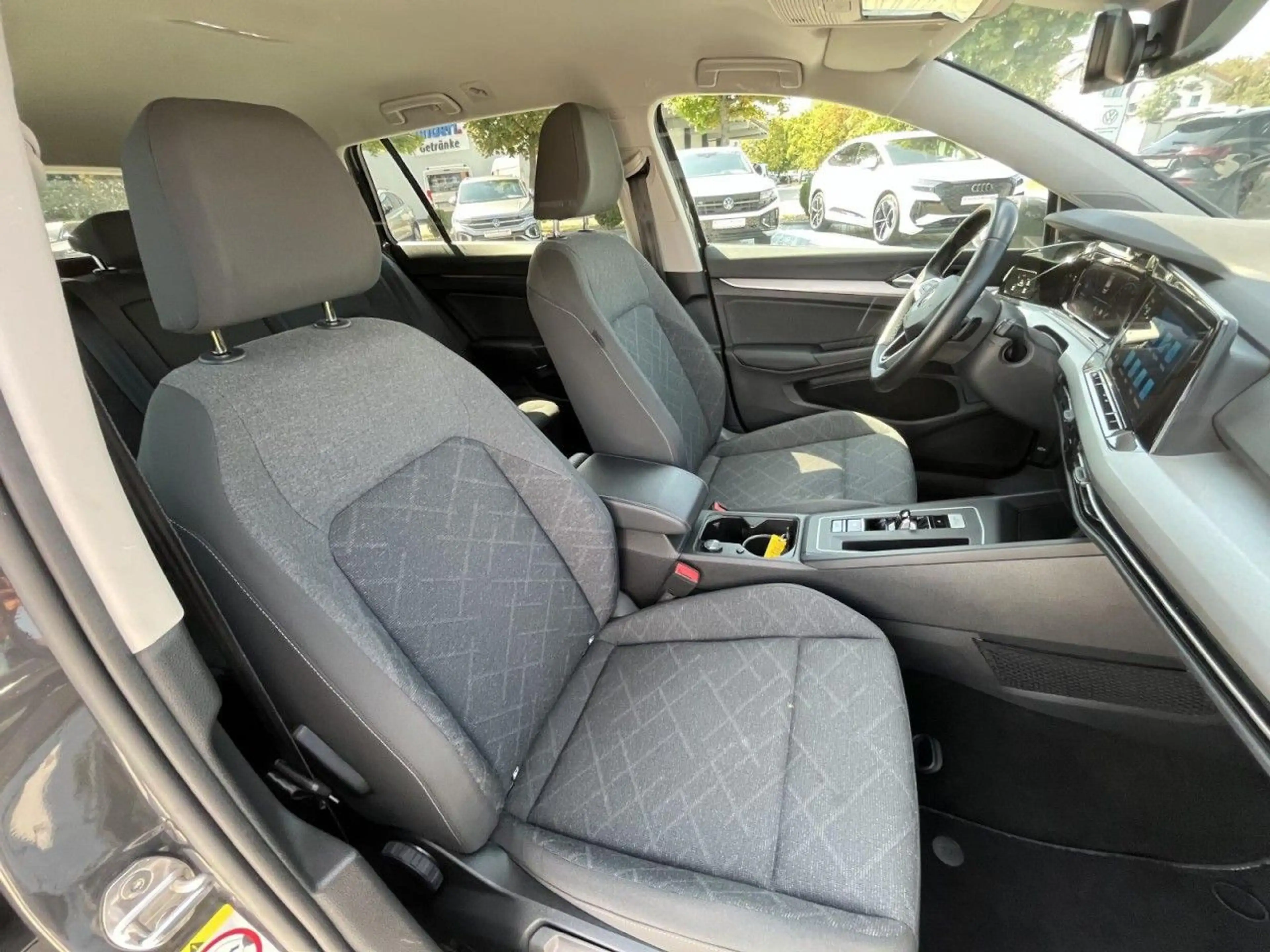 Volkswagen Golf Variant Golf VIII Variant 2,0 TDI DSG Life (LED+RearView — photo 13