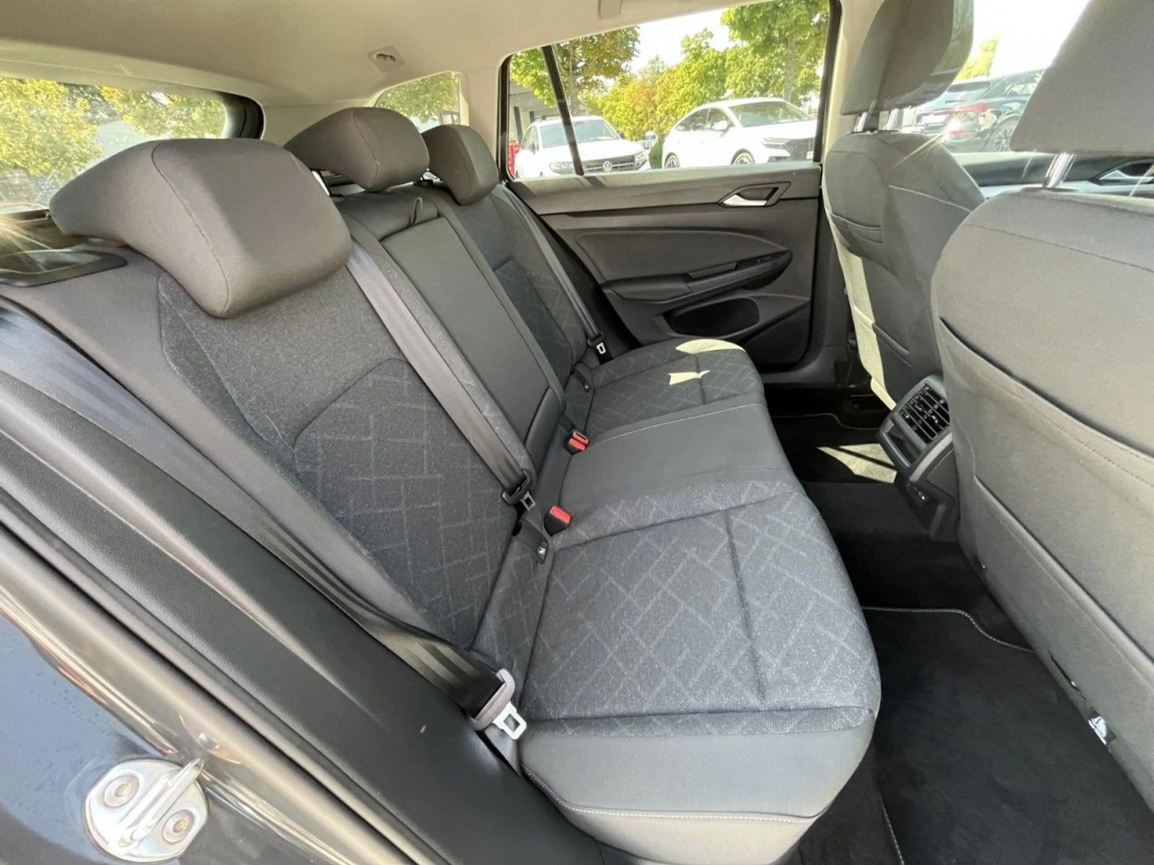 Volkswagen Golf Variant Golf VIII Variant 2,0 TDI DSG Life (LED+RearView — photo 10