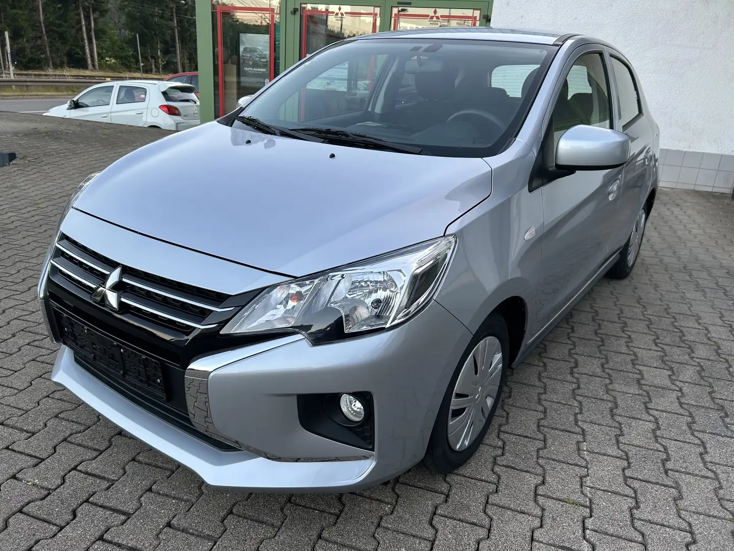 Mitsubishi Space Star Select Grau - 1
