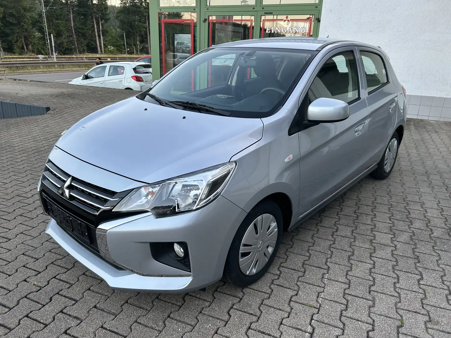 Mitsubishi Space Star Select Grau - 2