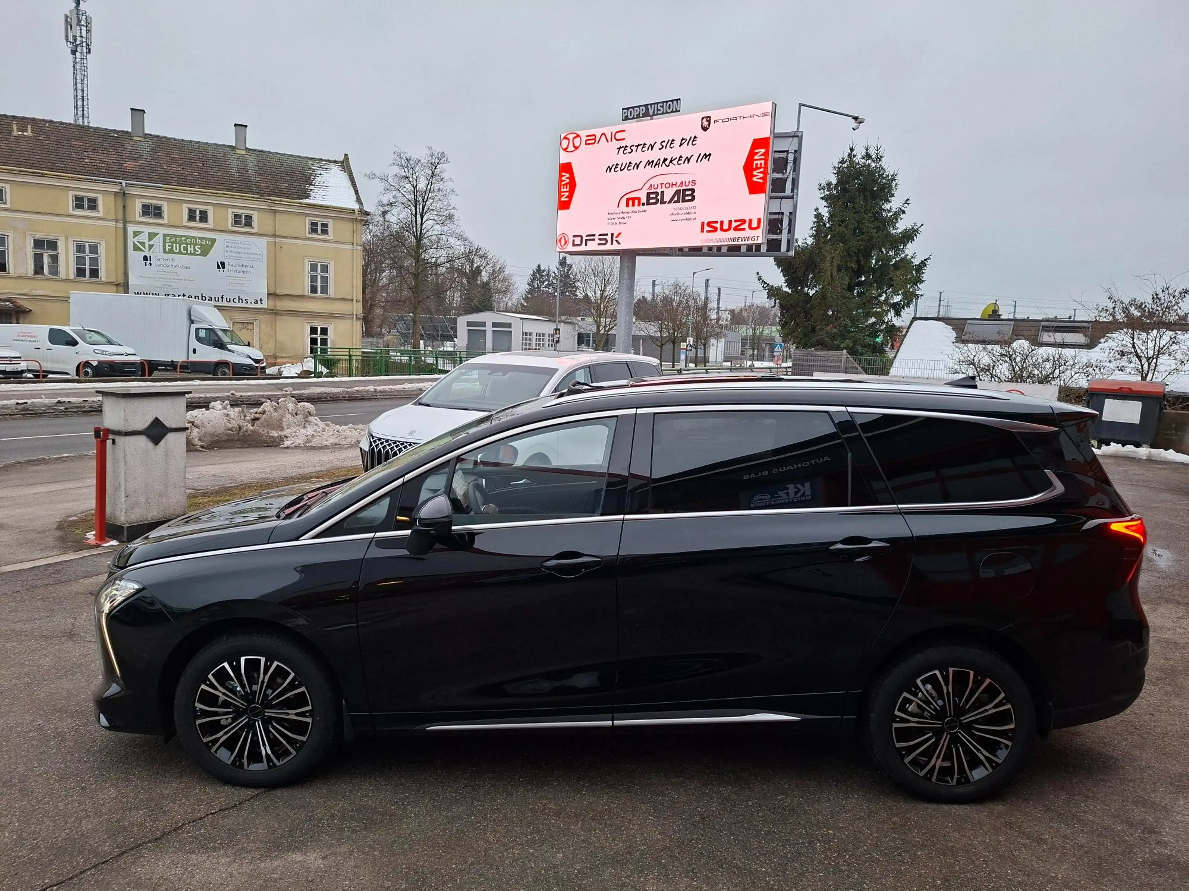Forthing U-Tour U-TOUR 4 PHEV Plug-In-Hybrid — photo 3