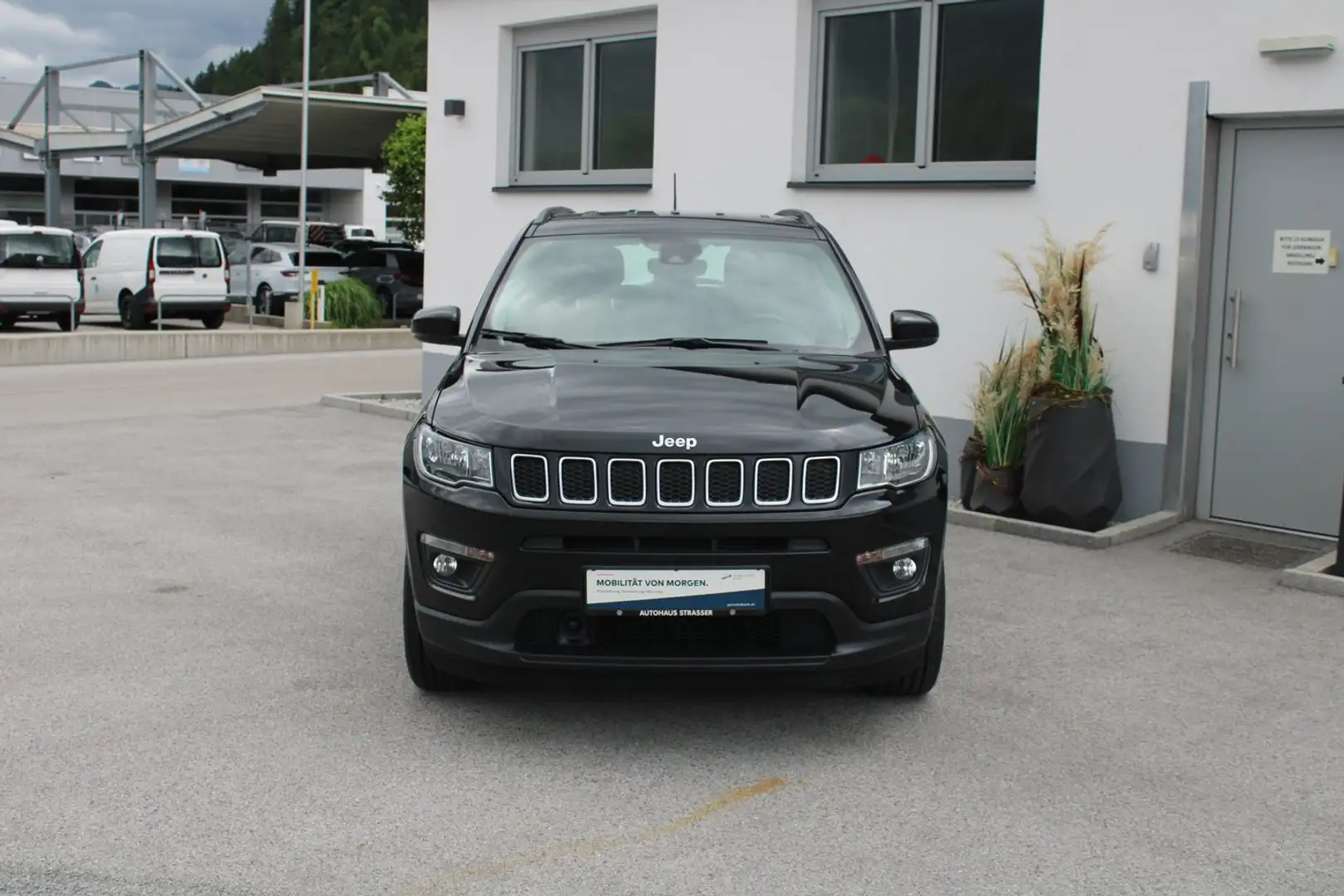 Jeep Compass 1,4 MultiAir2 AWD Limited Aut. Schwarz - 2