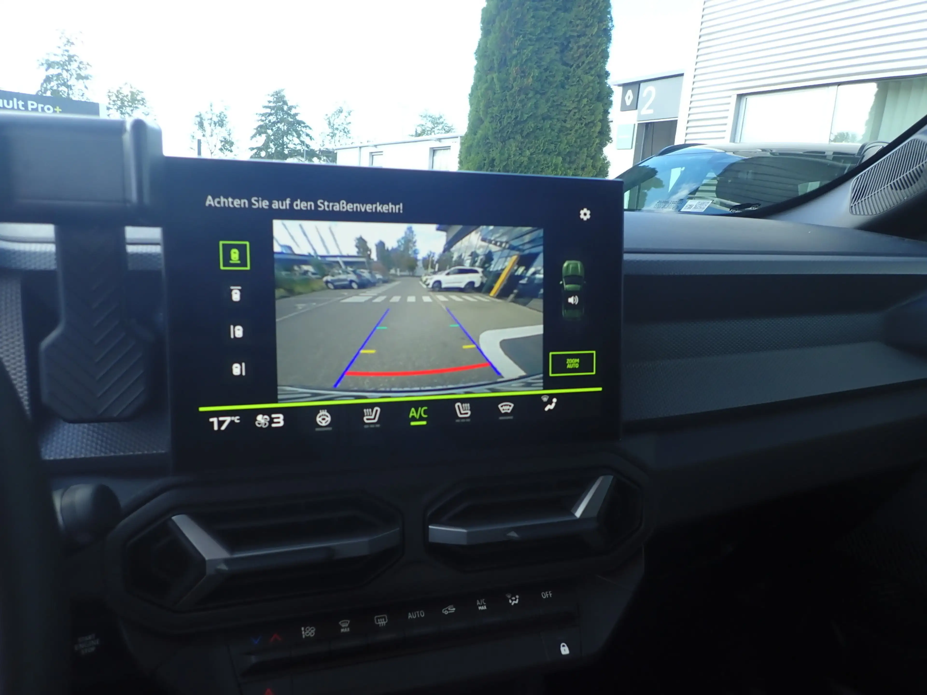Dacia Duster Mild-Hybrid 140 Journey — photo 11