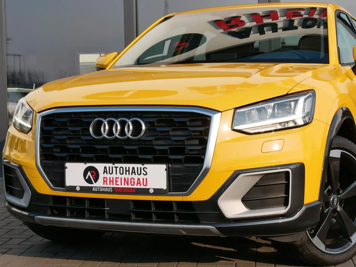 Audi Q2 Design ACC! 19"! DSP! Geel - 2