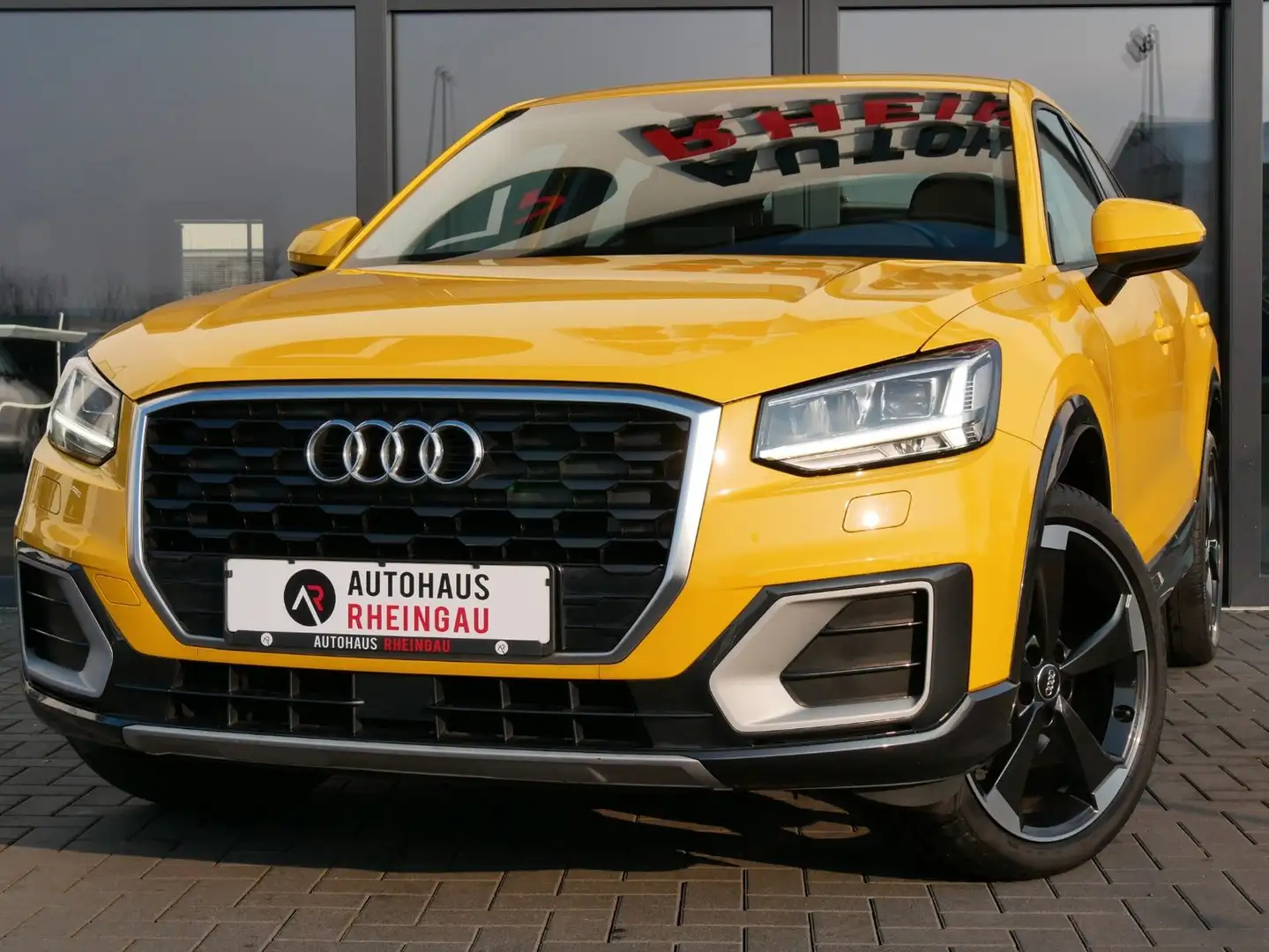 Audi Q2 Design ACC! 19"! DSP! Geel - 1
