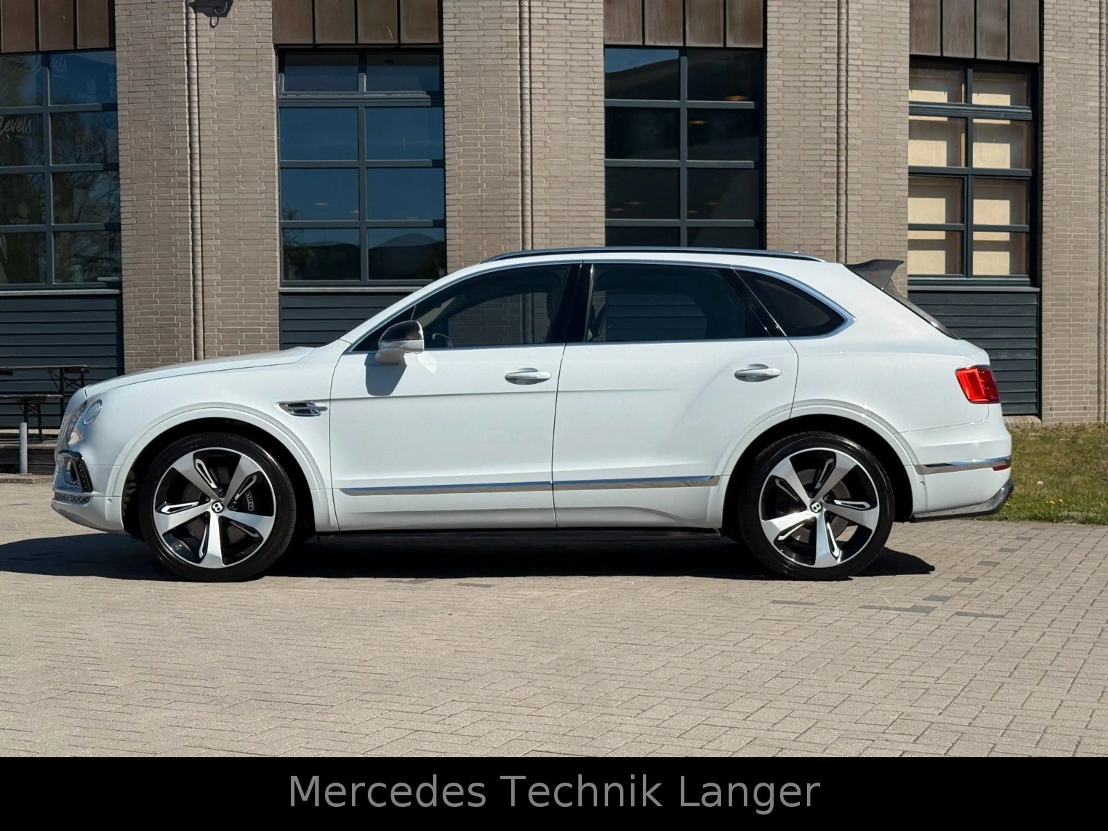 Bentley Bentayga 6.0 W12 MULINER/CARBON — photo 3
